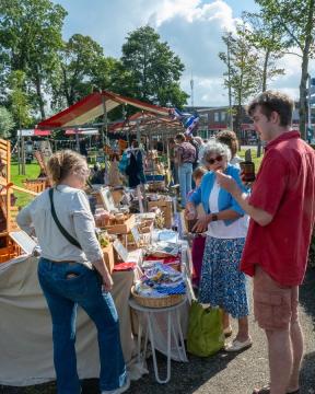 Geslaagde tweede Streekmarkt in Ternaard
